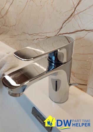 bathroom-tap-cleaning-part-time-helper-singapore-condo-queenstown-1