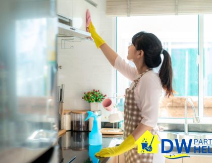 featured-image-helper-cleaning-the-cabinet-how-much-does-it-cost-to-hire-a-part-time-helper-in-singapore-part-time-helper-dw-part-time-helper-singapore