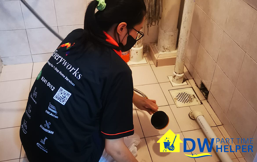 bathroom-cleaning-4-safety-measures-taken-by-professional-part-time-cleaning-services-dw-part-time-helper-singapore