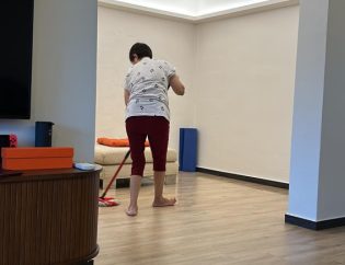 House Cleaning in Singapore - HDB, Ang Mo Kio 10 house-cleaning-dw-part-time-helper-singapore-hdb-ang-mo-kio-1