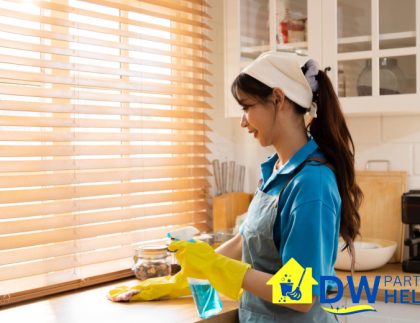 expert-cleaning-the-kitchen-weekly-house-cleaning-vs-monthly-house-cleaning-pros-and-cons-weekly-house-cleaning-dw-part-time-helper-singapore