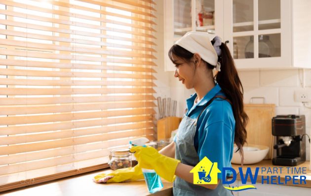expert-cleaning-the-kitchen-weekly-house-cleaning-vs-monthly-house-cleaning-pros-and-cons-weekly-house-cleaning-dw-part-time-helper-singapore