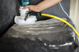 sofa-shampooing-dw-part-time-helper-singapore