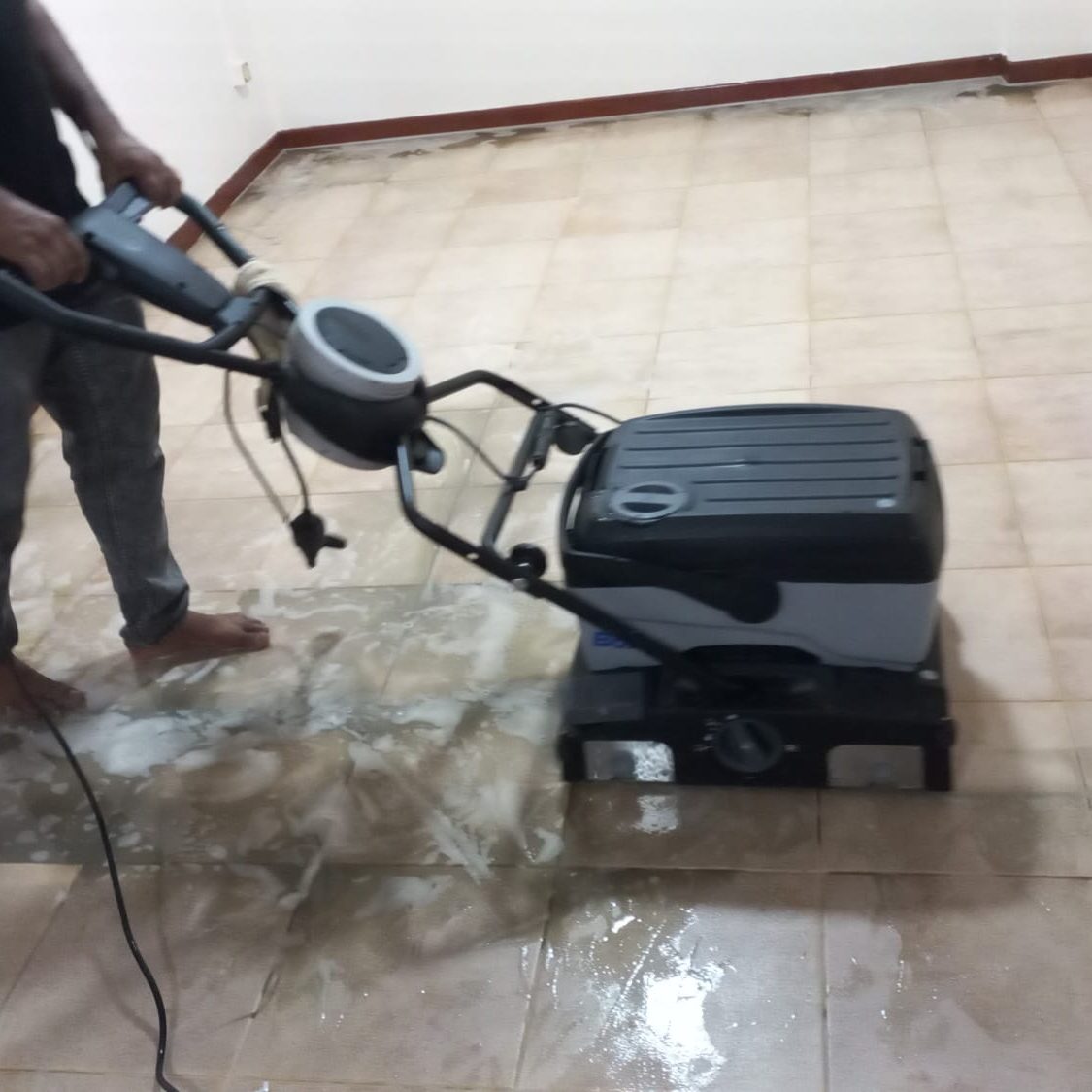 power-scrubbing-floor-polishing-dw-part-time-helper-singapore